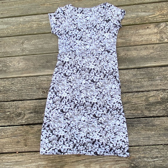 Tiana B. Faux Wrap dress with side tie black gray white size small stretchy - Picture 8 of 10